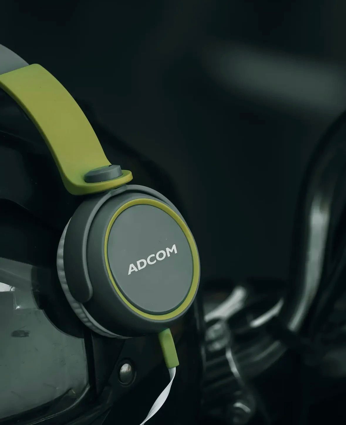 Adcom
